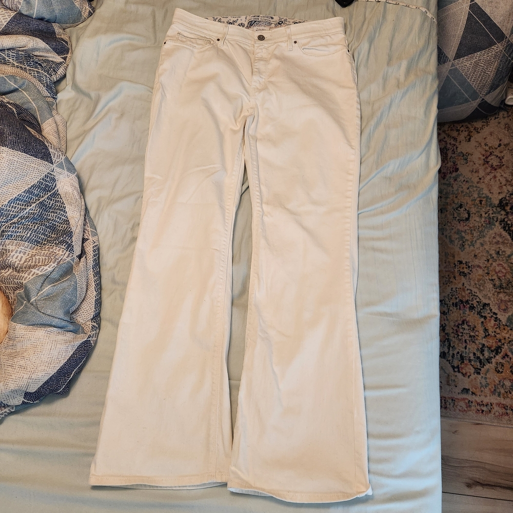 Levi's Women's Boot Cut Jeans - White